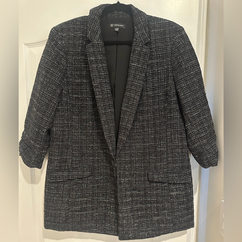 INC International Concepts Black and White Tweed Blazer. STUNNING DETAILS!